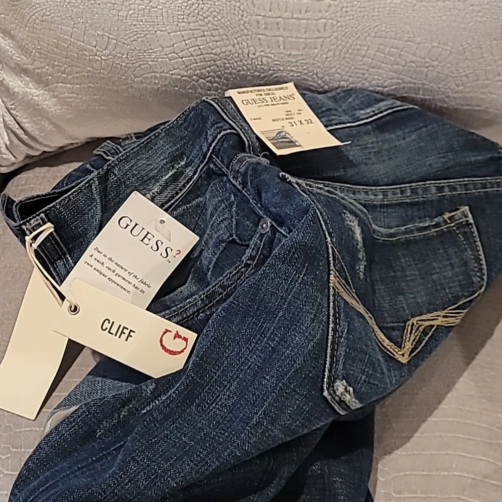 Guess Men's 31x32 Cliff- boot cut Jeans - Picture 2 of 9